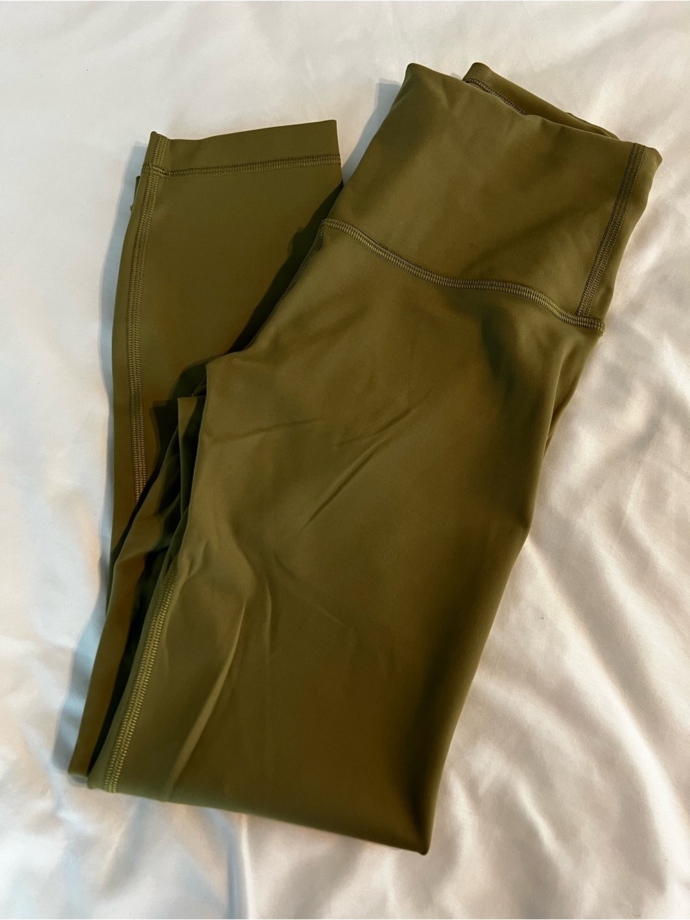 Lululemon Wunder Train HR-Olive Crop 23”